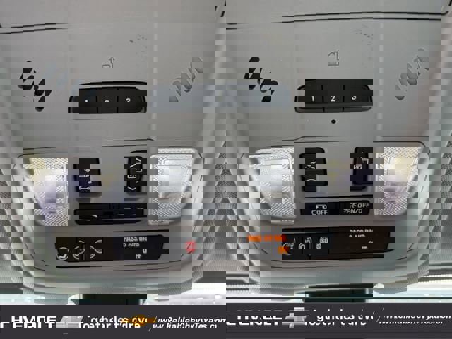 Used 2018 Chevrolet Equinox Premier image 33