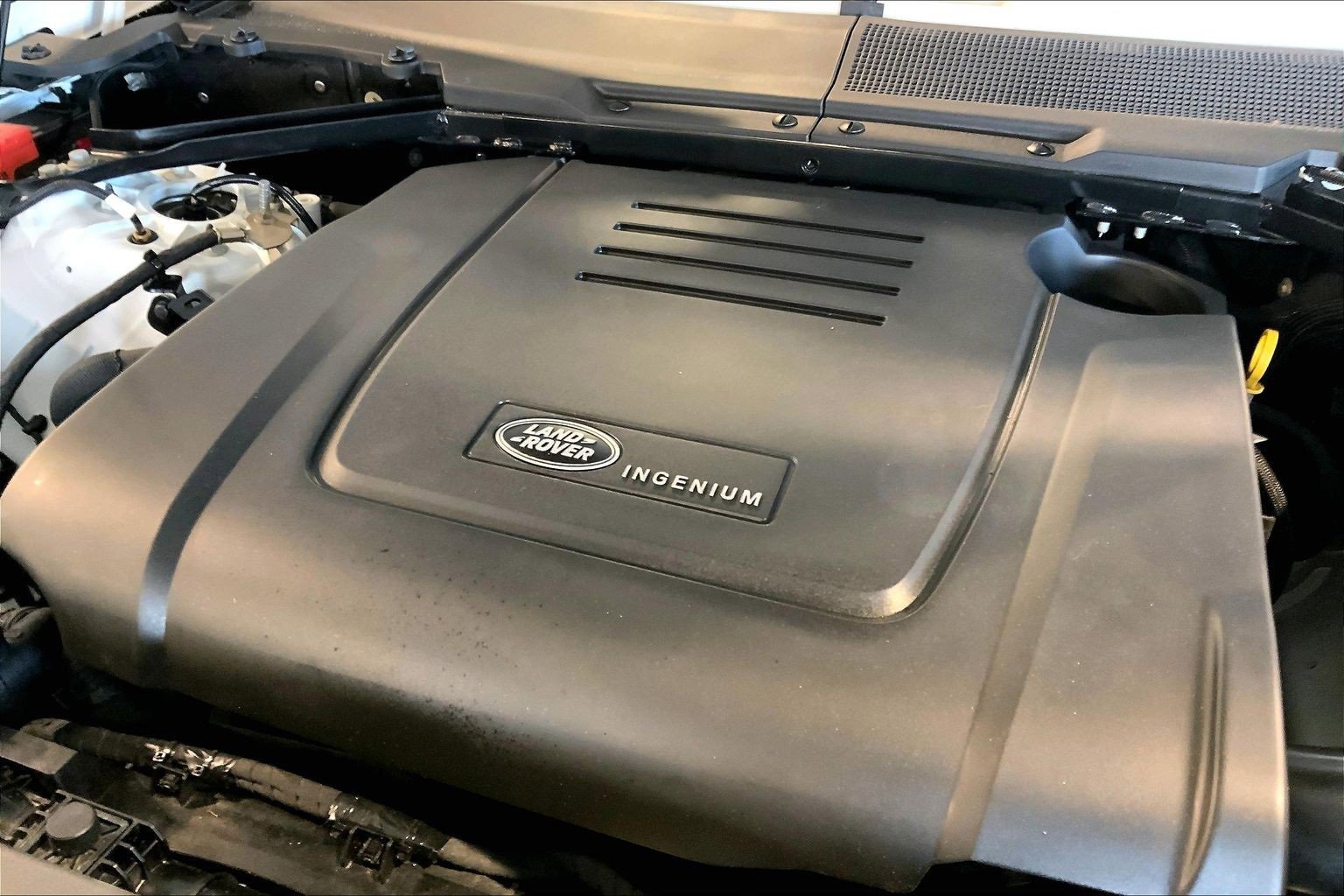 Used 2023 Land Rover Defender 110 S image 32