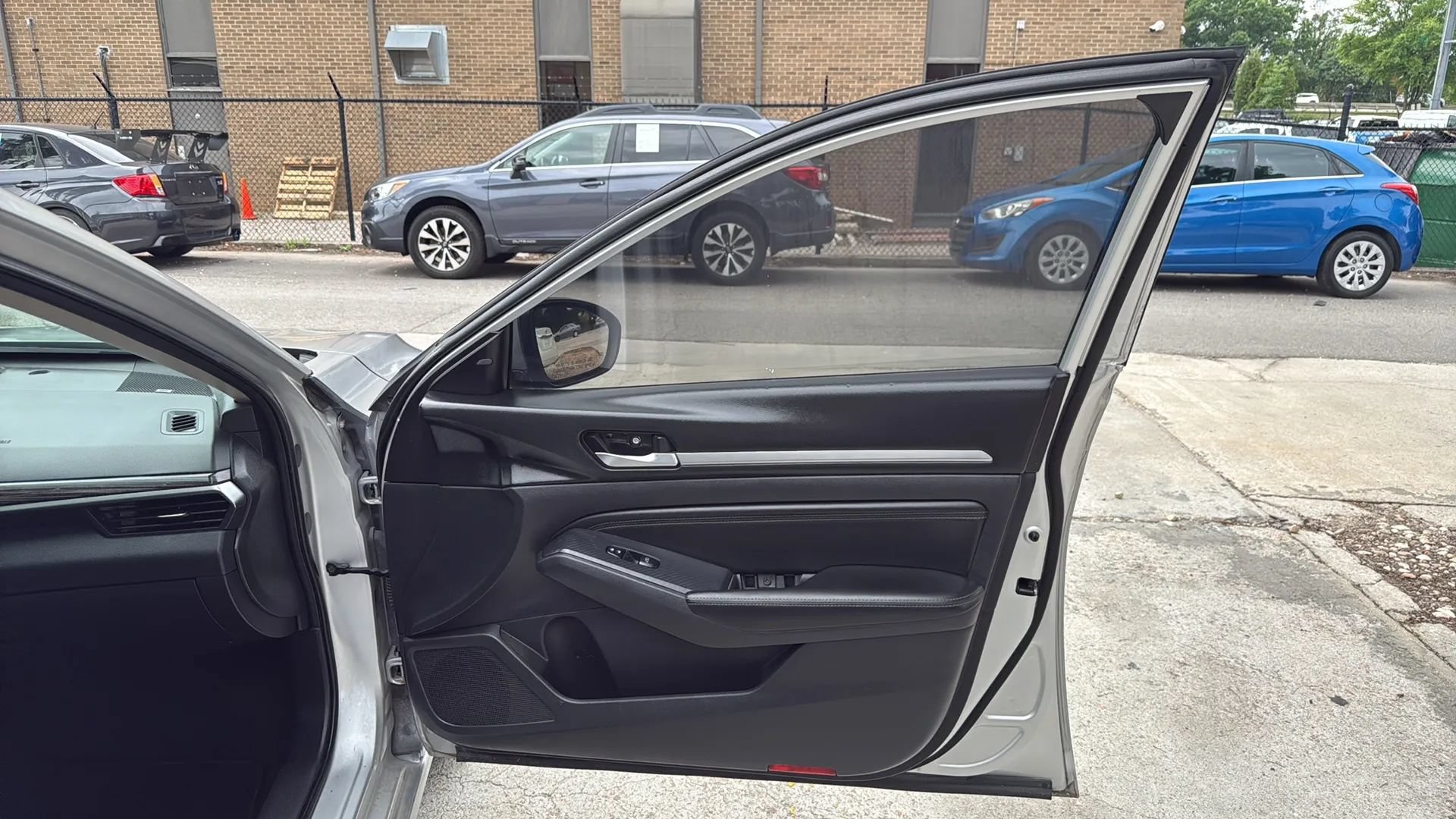 Used 2019 Nissan Altima 2.5 SL FWD image 24
