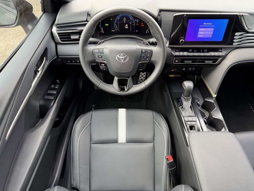 Used 2025 Toyota Camry SE w/ Convenience Package FWD image 14