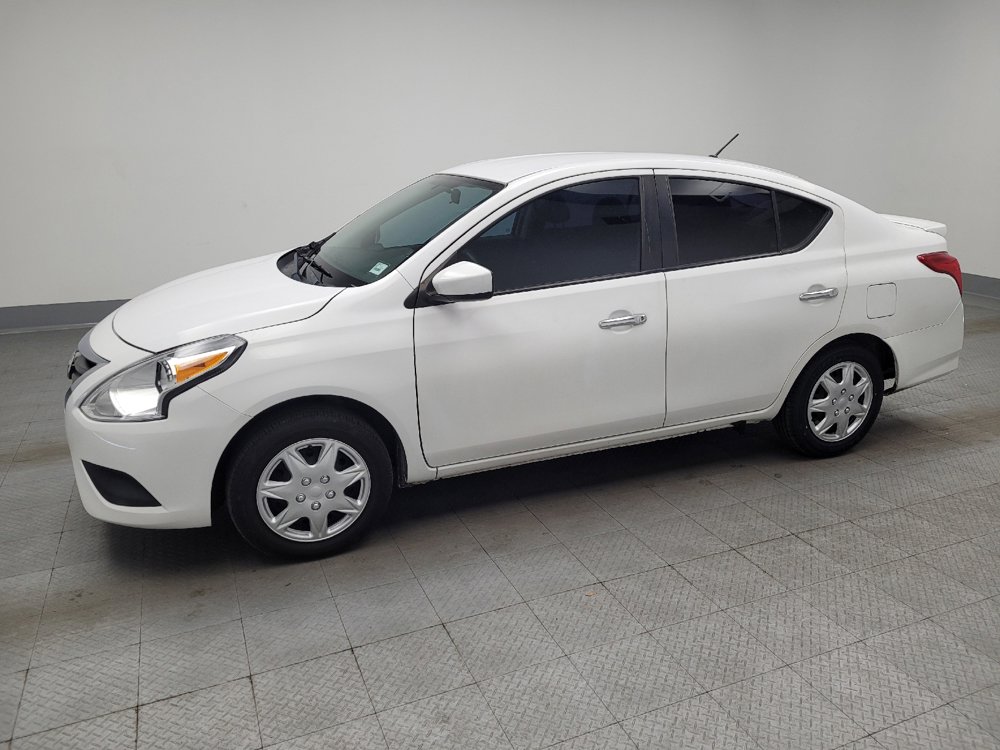 Used 2019 Nissan Versa SV FWD image 2
