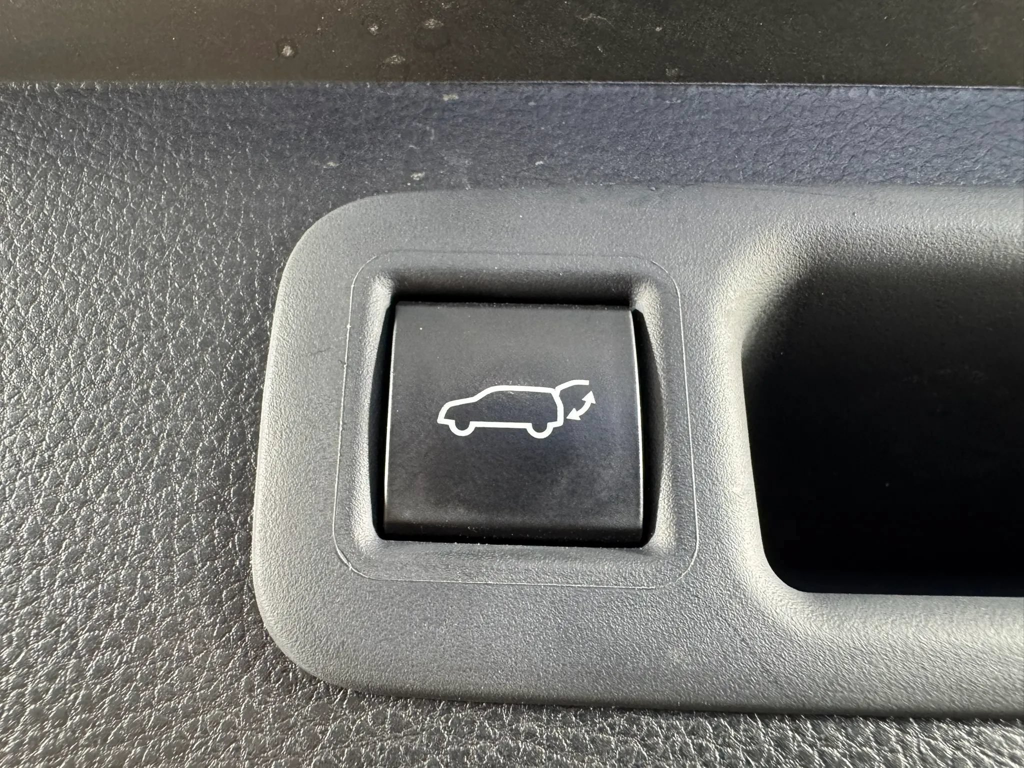 Used 2023 Toyota Highlander XLE AWD/4WD image 28