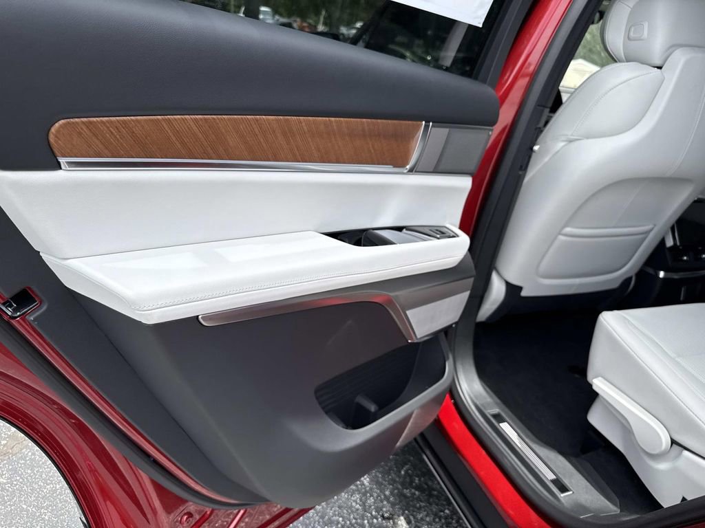 New 2026 Cadillac Vistiq Sport image 13