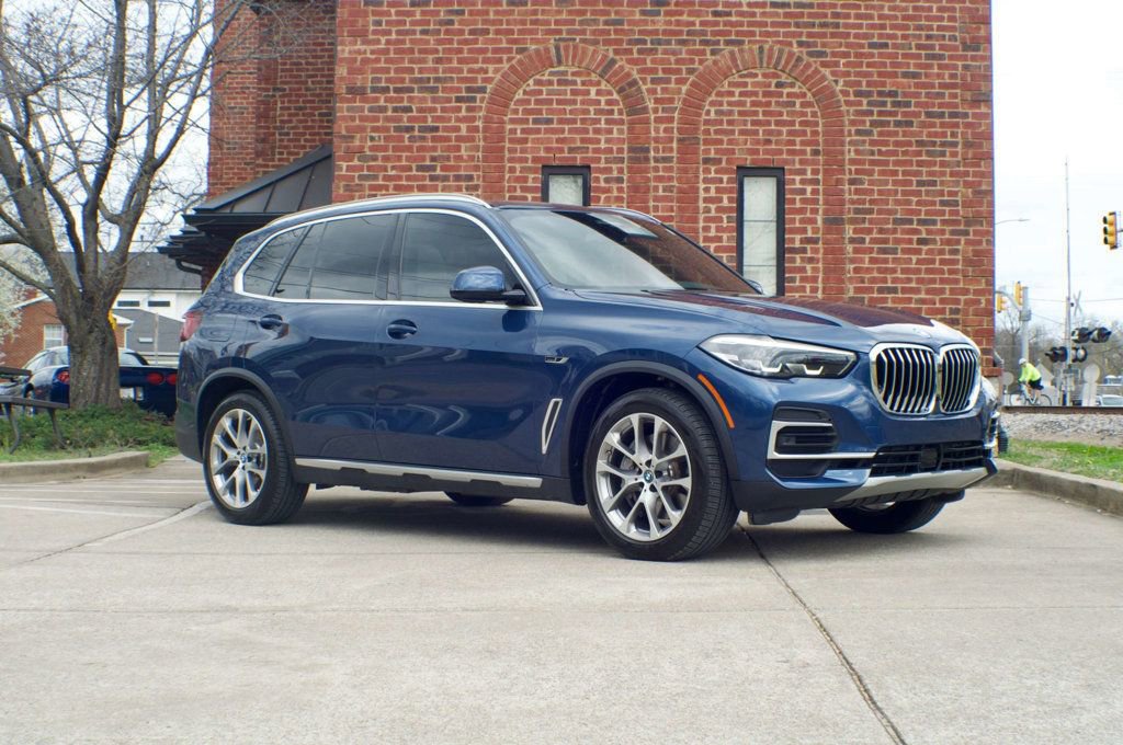 Used 2022 BMW X5 xDrive45e image 3