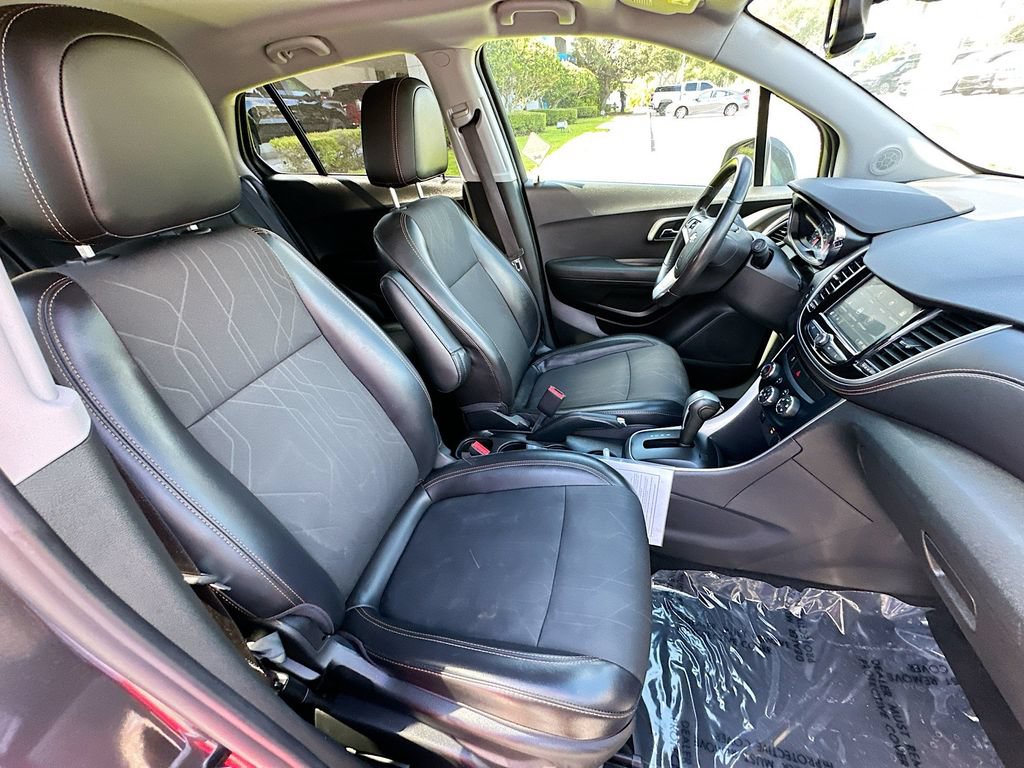 Used 2018 Chevrolet Trax LT w/ LT Convenience Package FWD image 25