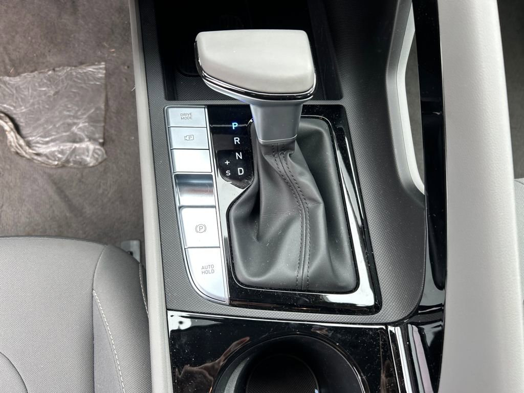 Used 2025 Hyundai Elantra SEL image 12