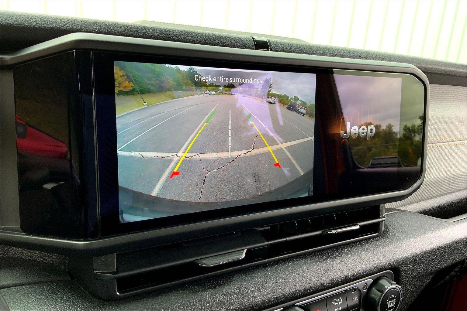 Used 2025 Jeep Wrangler Sport S image 19