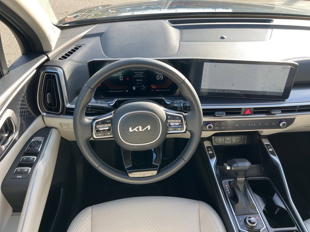 Certified 2025 Kia Sorento S image 21