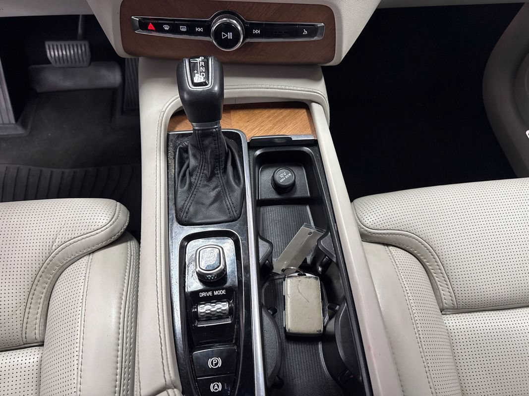 Used 2019 Volvo XC90 T6 Inscription w/ Advanced Package image 16