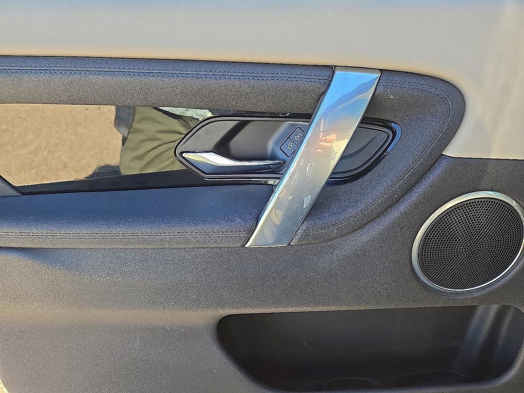 Used 2020 Land Rover Discovery Sport S image 24