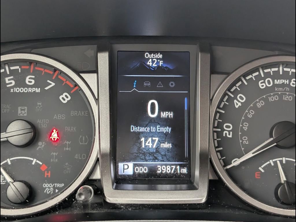 Used 2023 Toyota Tacoma SR5 RWD image 10