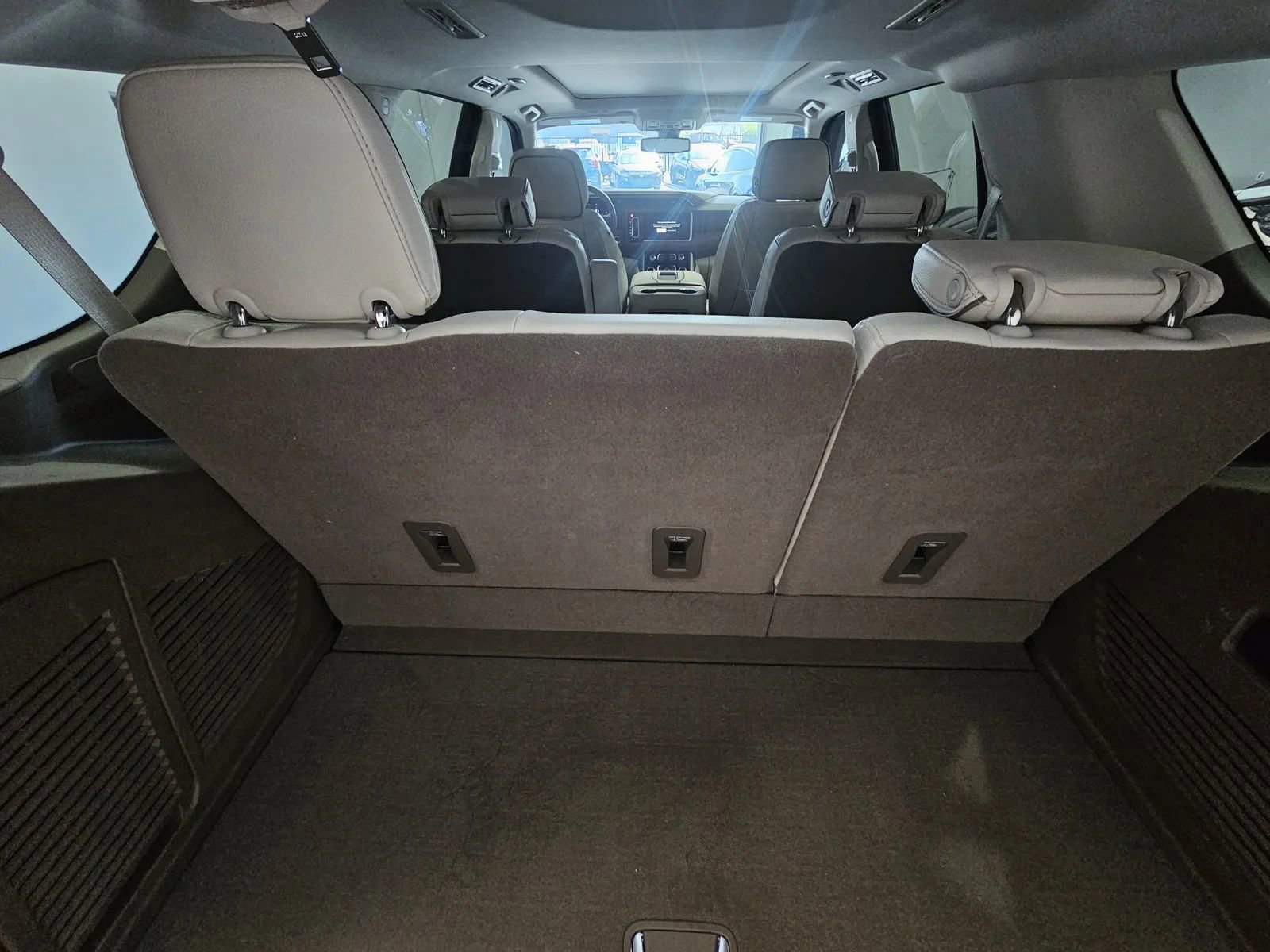 Used 2022 GMC Yukon Denali RWD image 11