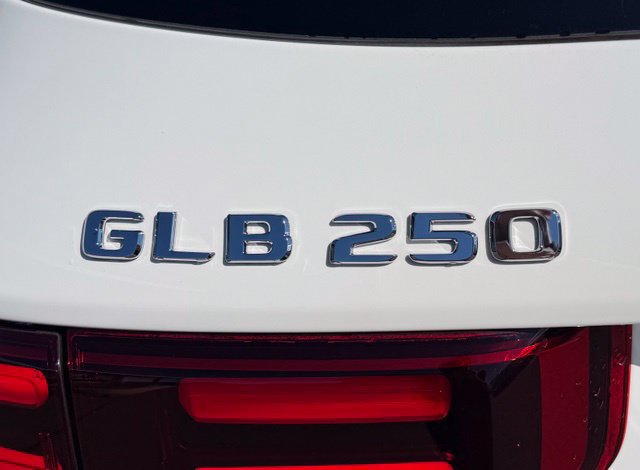 New 2026 Mercedes-Benz GLB 250 4MATIC image 10