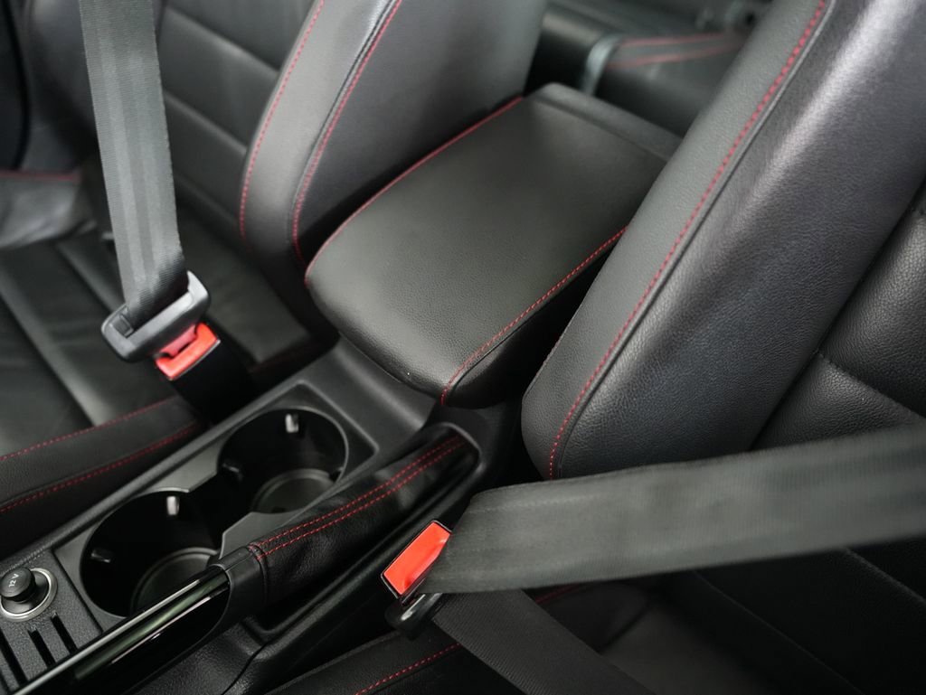 Used 2015 Volkswagen GTI SE FWD image 29