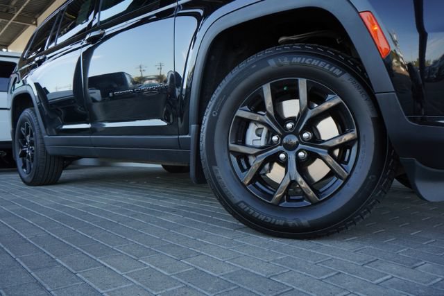 Used 2024 Jeep Grand Cherokee L Altitude AWD/4WD image 10