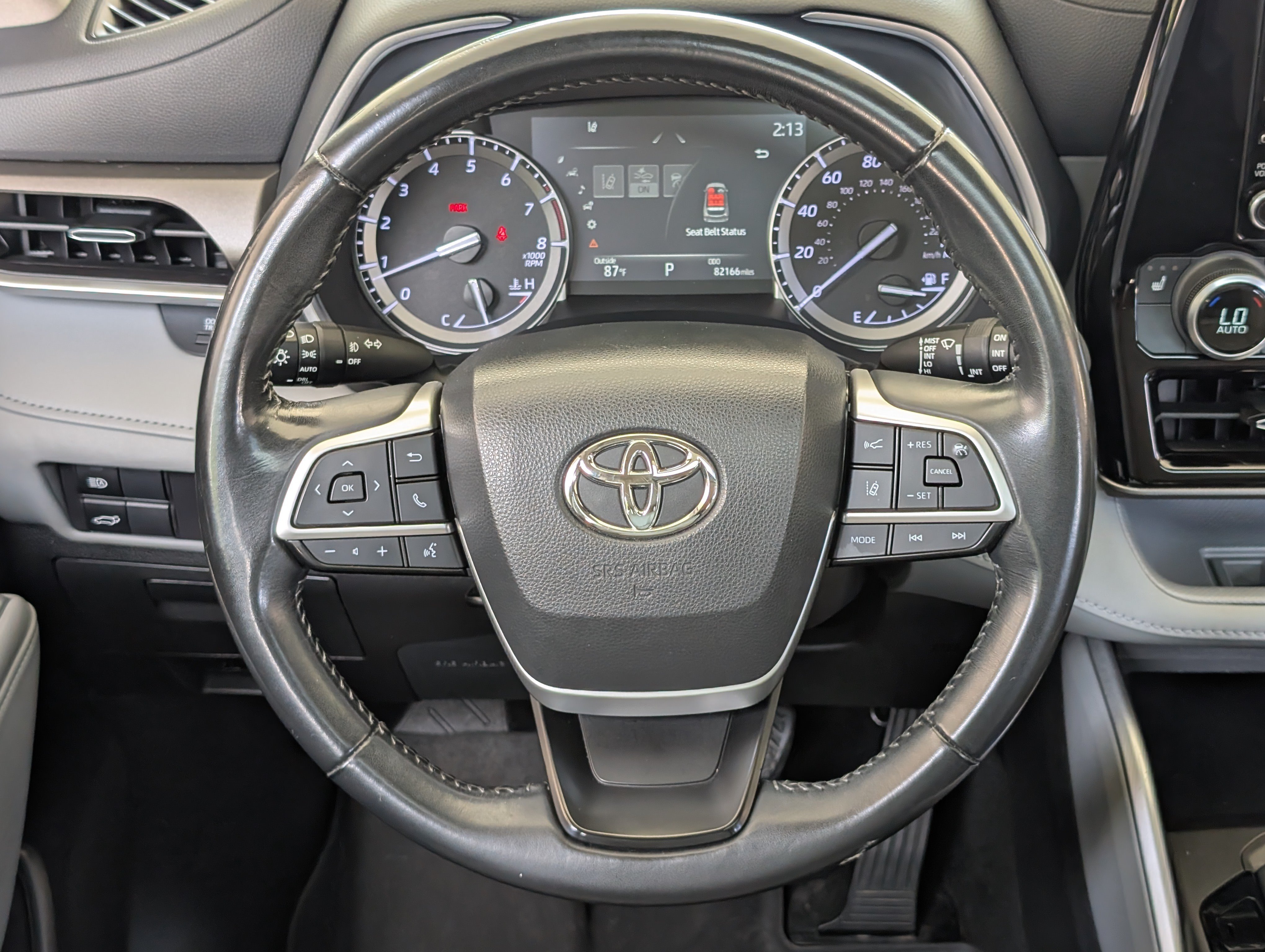 Used 2022 Toyota Highlander XLE AWD/4WD image 27