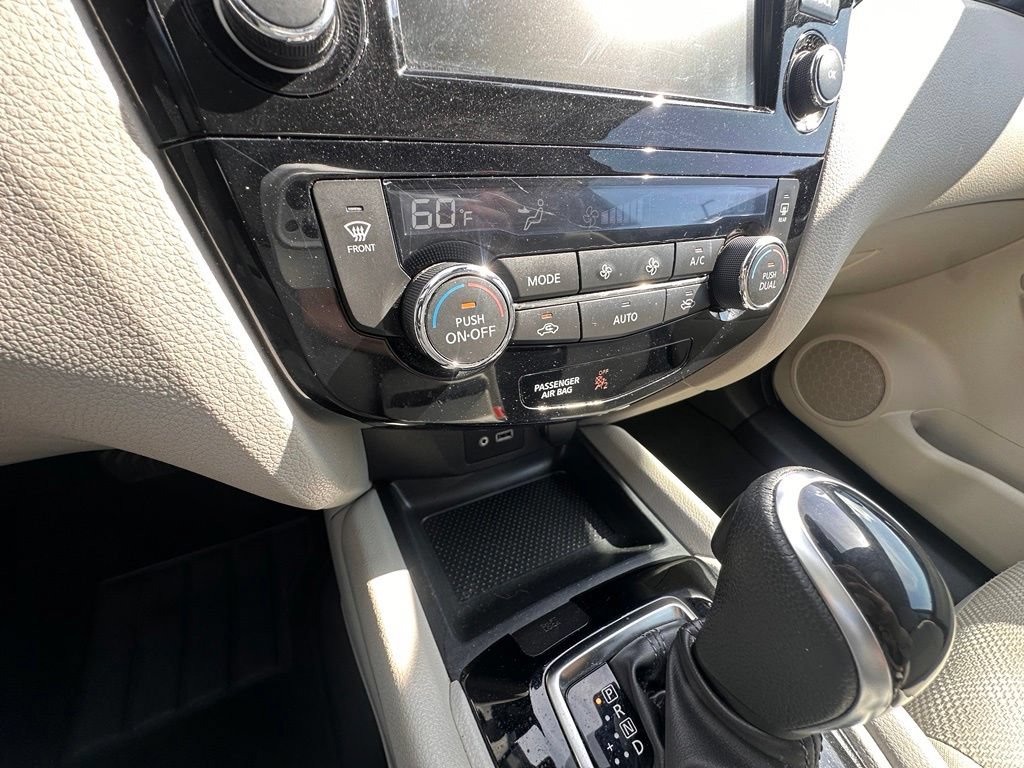 Used 2021 Nissan Rogue Sport SV FWD image 23