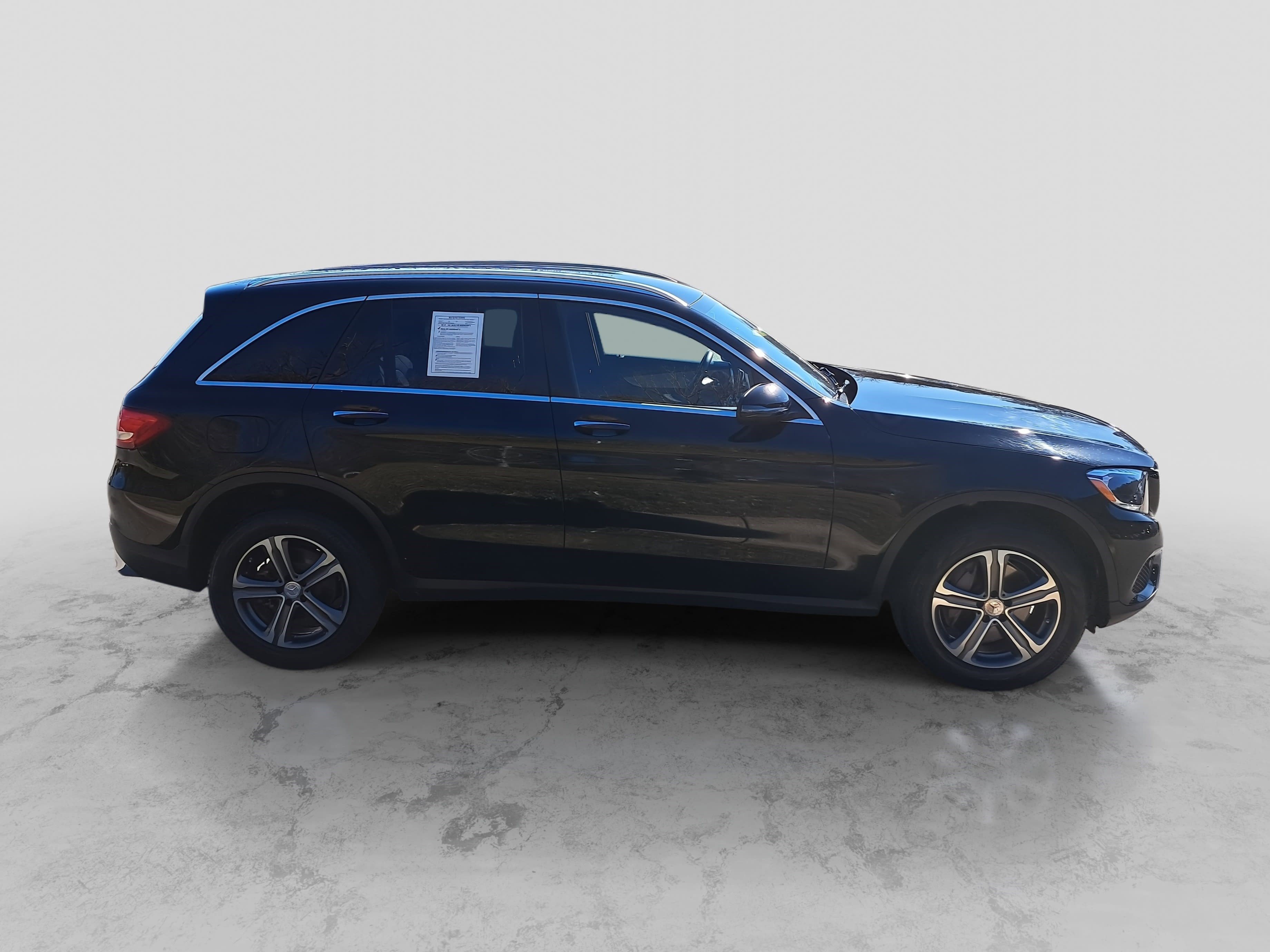 Used 2019 Mercedes-Benz GLC 300 image 4
