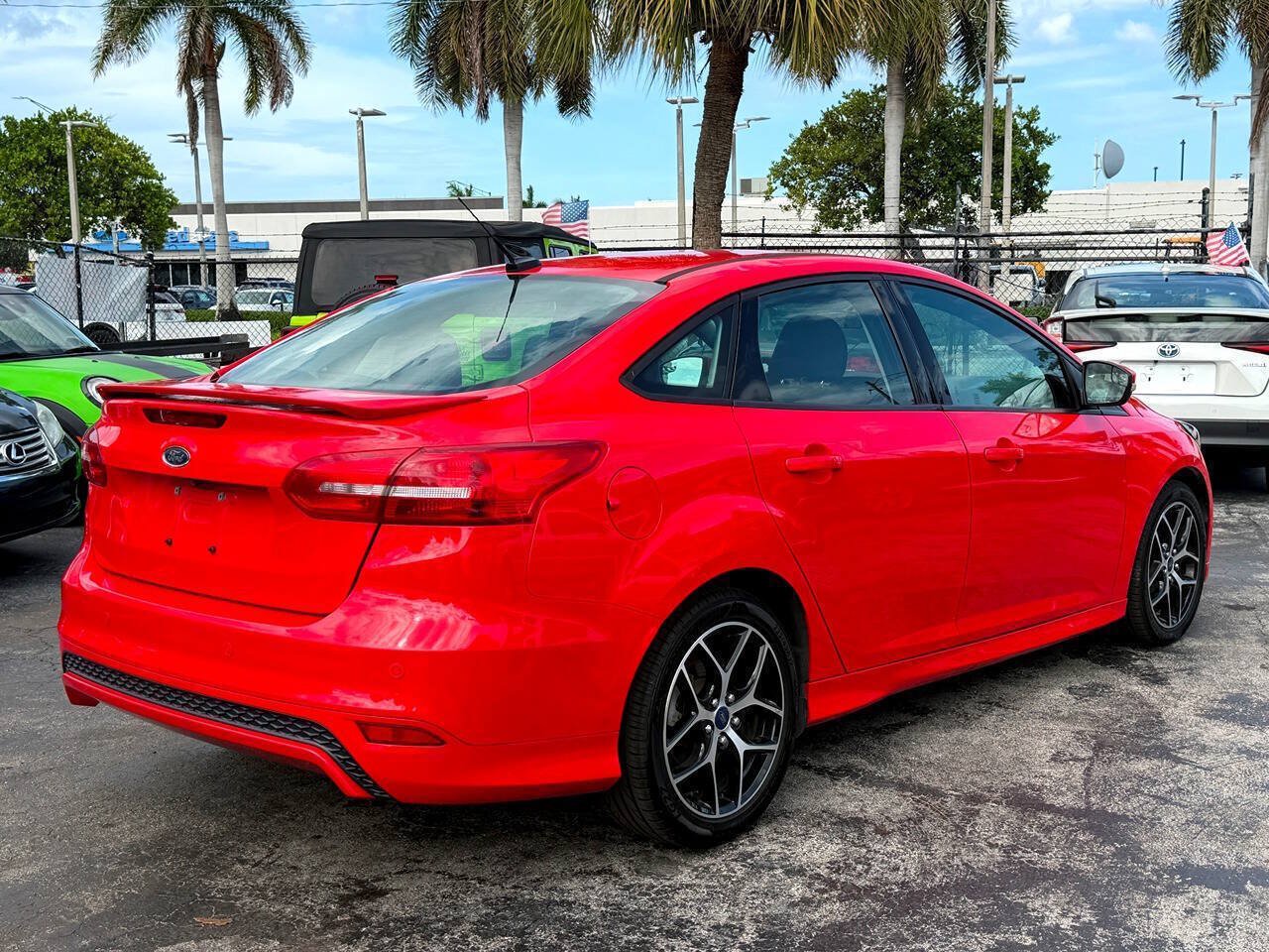 Used 2015 Ford Focus SE w/ SE Ecoboost Package FWD image 18