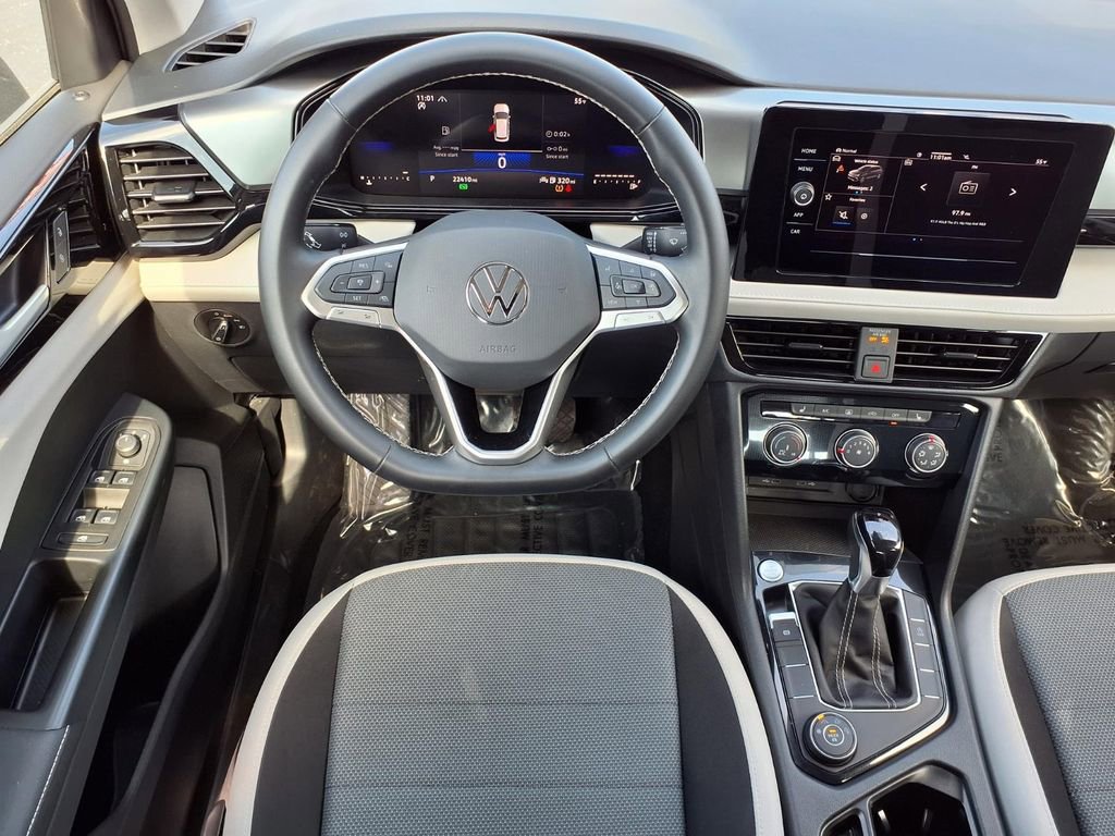 Used 2025 Volkswagen Taos S AWD/4WD image 6