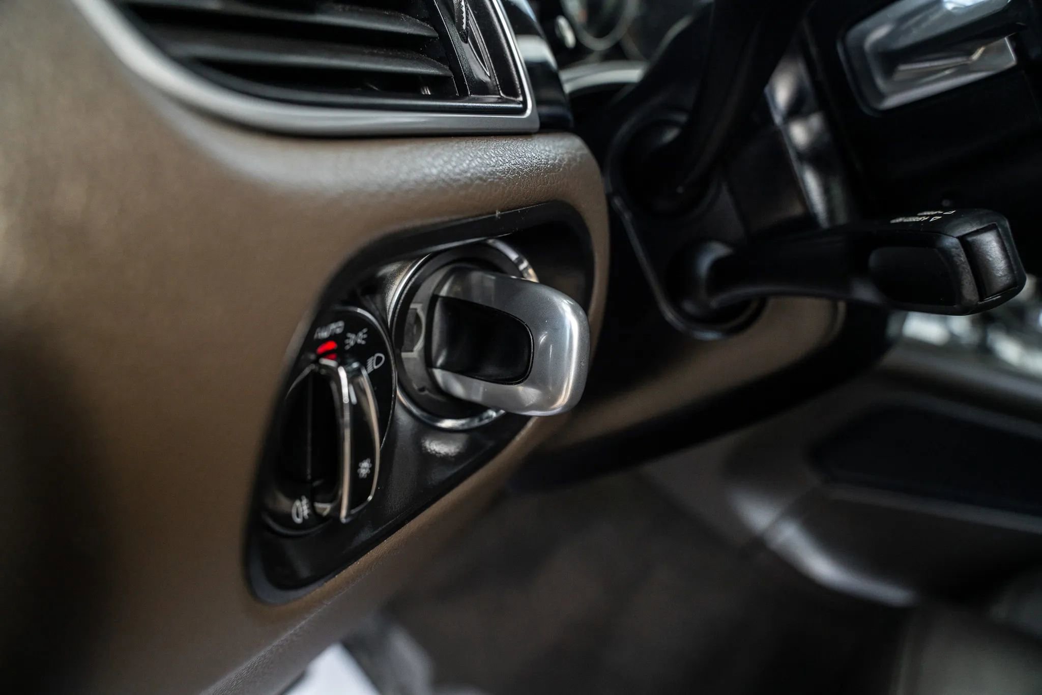 Used 2018 Porsche Macan S image 20