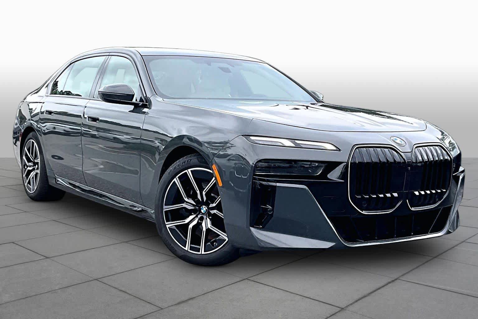 Certified 2026 BMW 740i xDrive AWD/4WD image 3