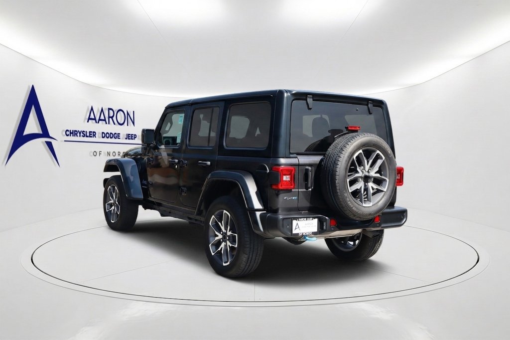 Used 2024 Jeep Wrangler Unlimited w/ Convenience Group AWD/4WD image 7
