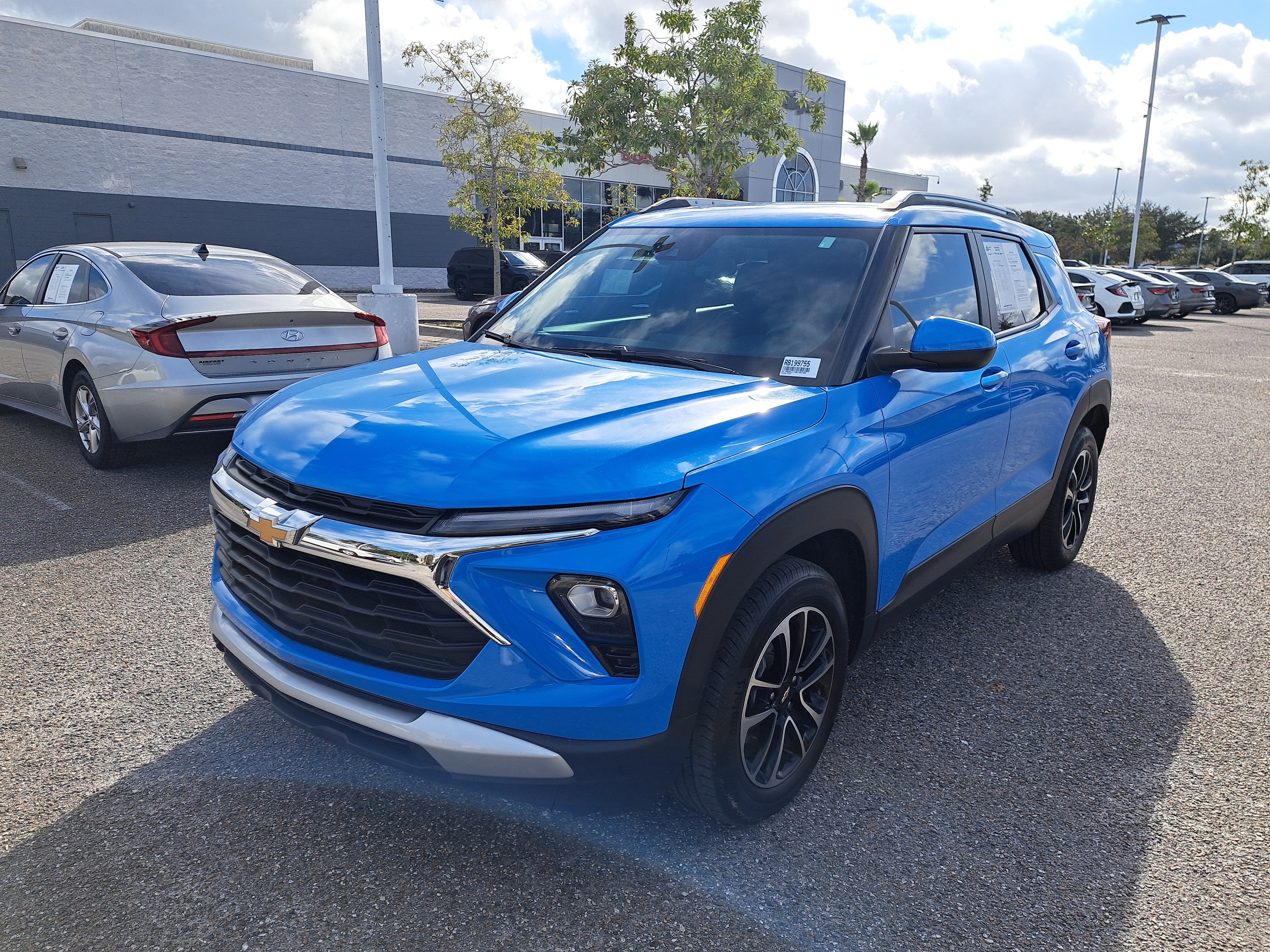 Used 2024 Chevrolet TrailBlazer LT w/ Driver Confidence Package image 3