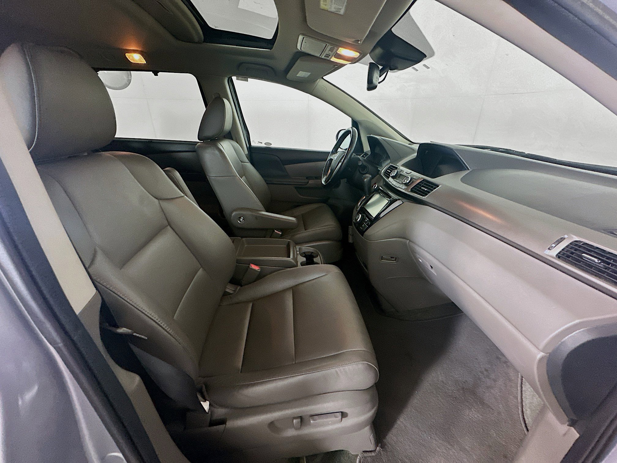 Used 2016 Honda Odyssey EX-L image 32