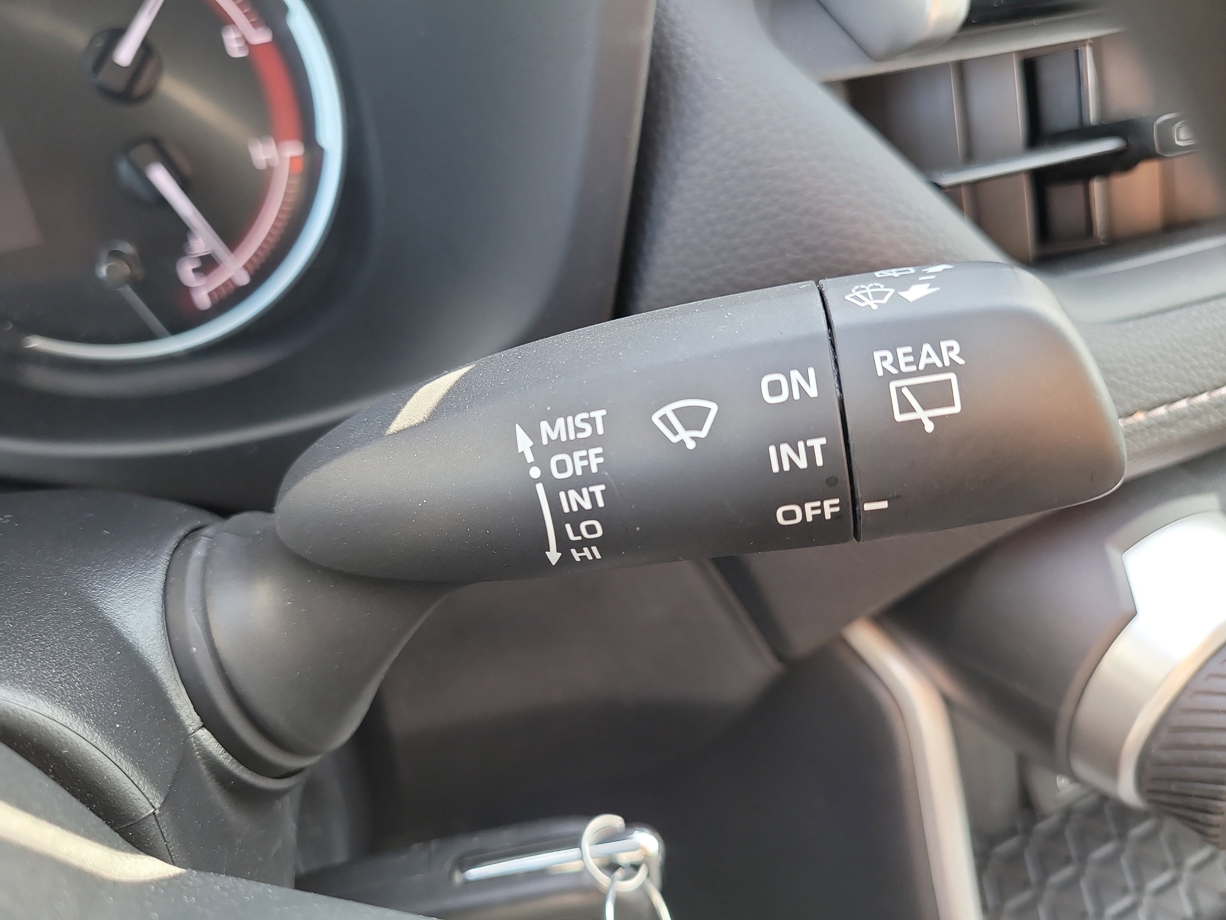 Used 2023 Toyota RAV4 LE image 29