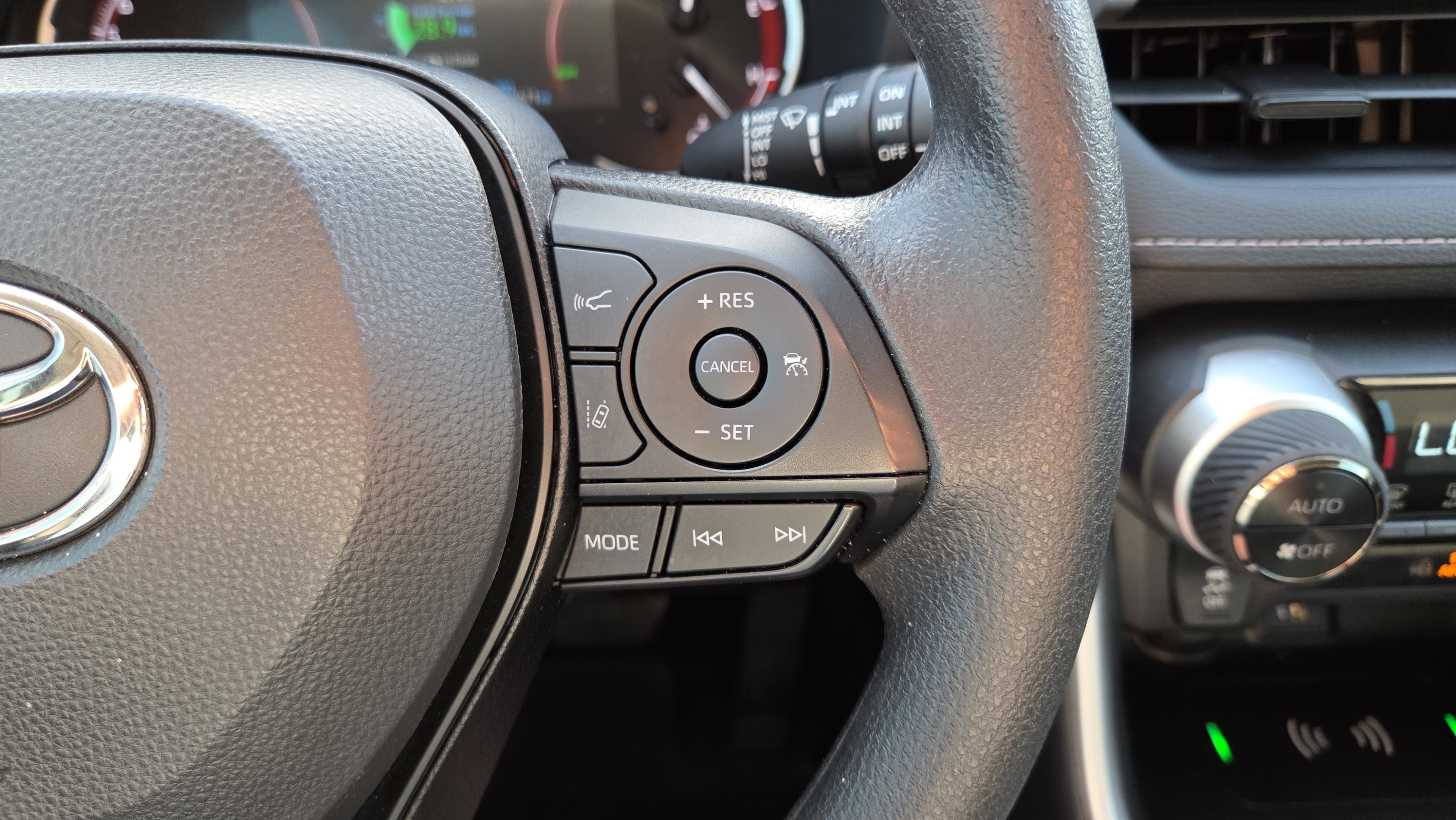 Certified 2025 Toyota RAV4 XLE image 34