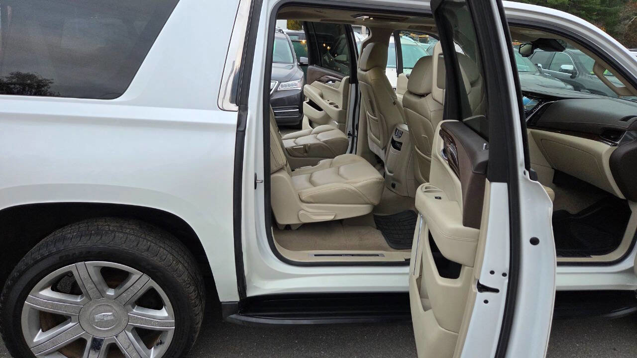 Used 2016 Cadillac Escalade ESV Premium image 37