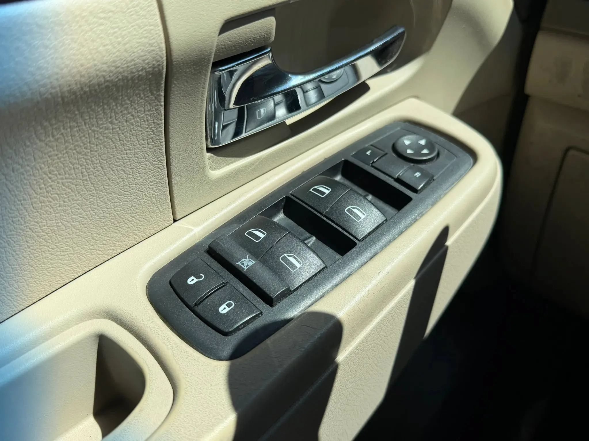 Used 2009 Jeep Liberty Sport w/ Popular Equipment Group AWD/4WD image 19