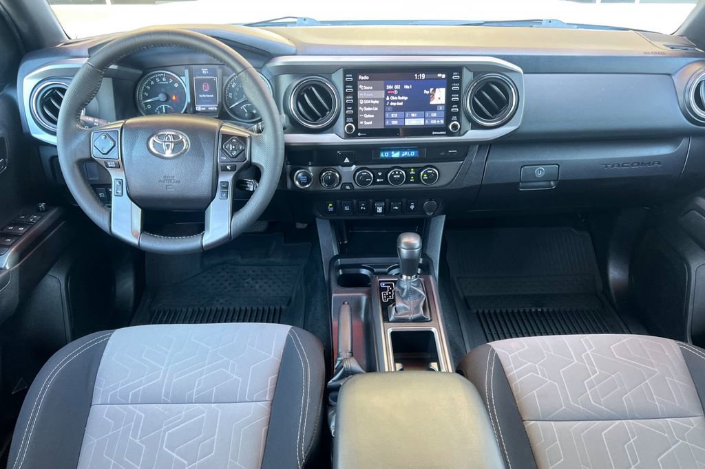 Used 2022 Toyota Tacoma TRD Sport w/ Technology Package AWD/4WD image 16