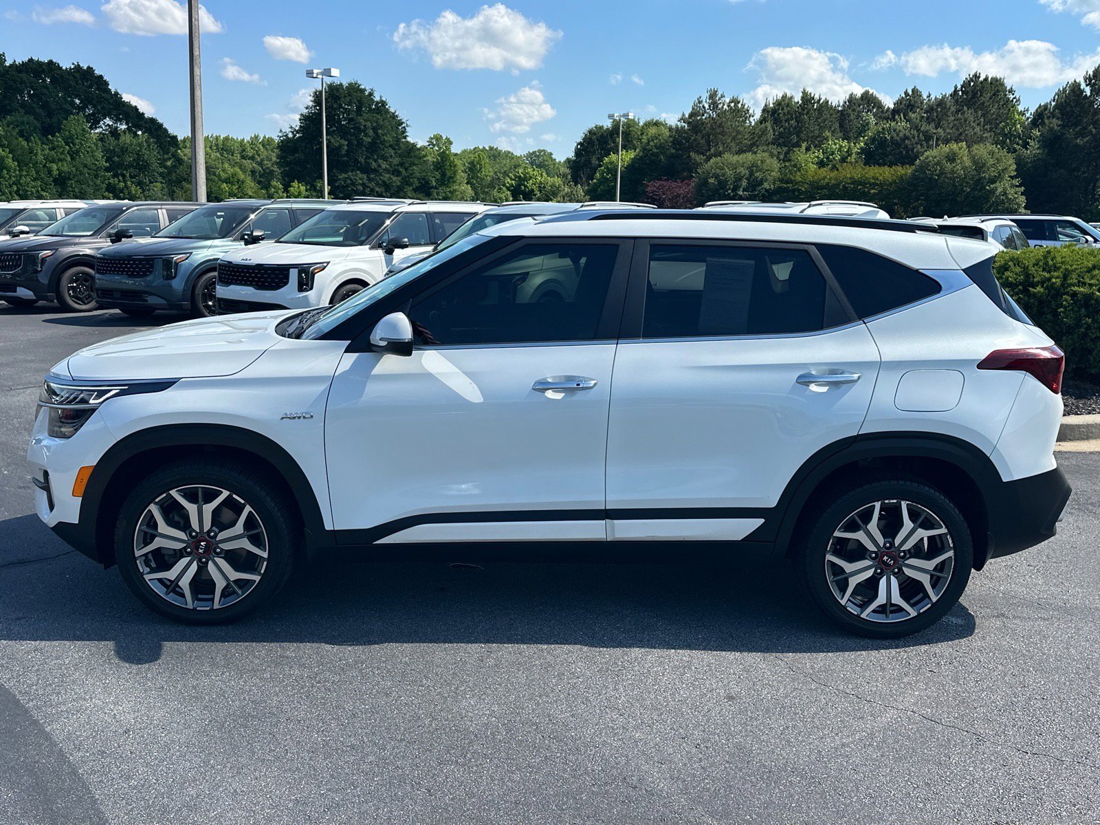 Used 2021 Kia Seltos SX w/ SX Sunroof Package AWD/4WD image 6
