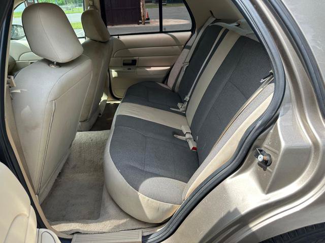 Used 2006 Ford Crown Victoria Police Interceptor RWD image 8