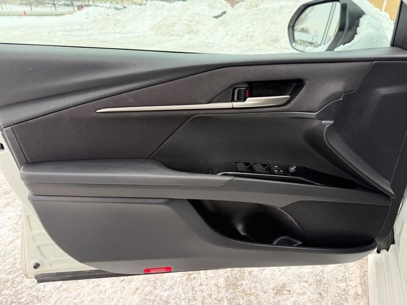 Used 2025 Toyota Camry LE image 19