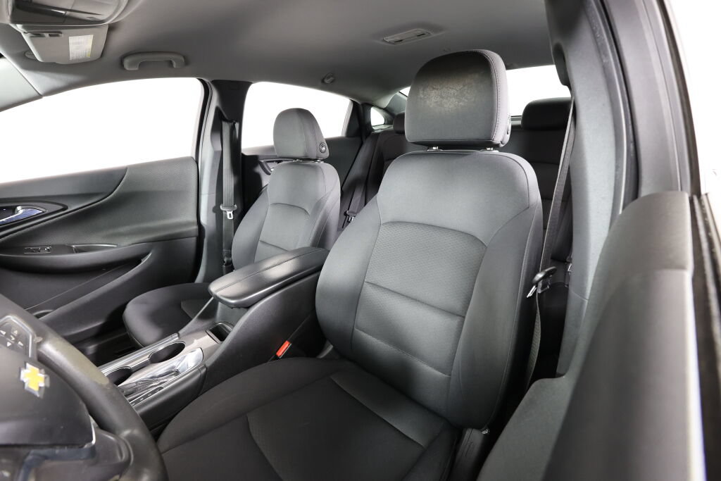 Used 2016 Chevrolet Malibu LT FWD image 11