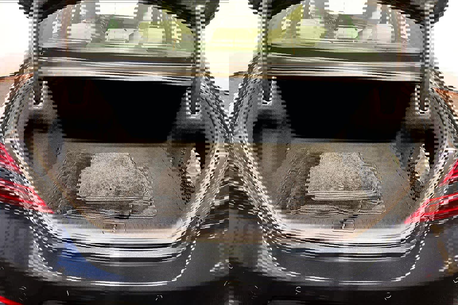 Used 2023 Genesis G70 3.3T w/ Sport Prestige Package image 36