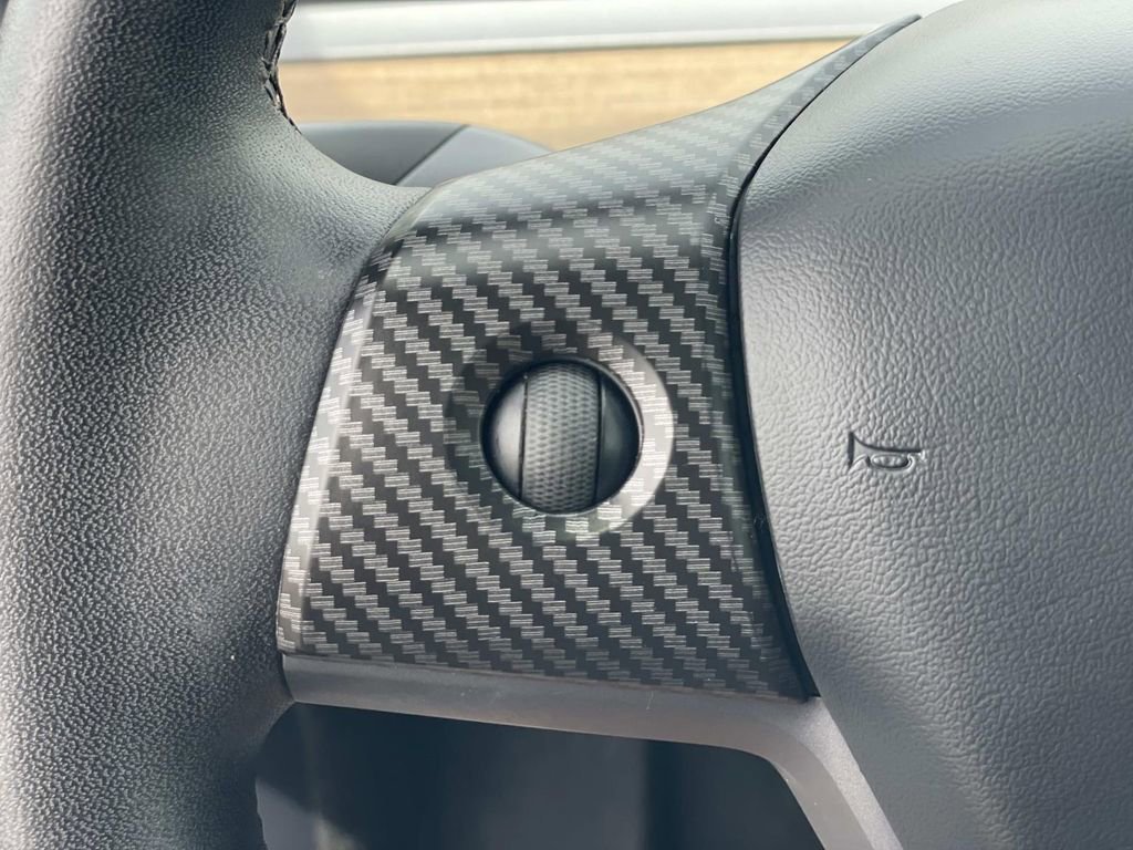 Used 2020 Tesla Model Y Long Range image 25