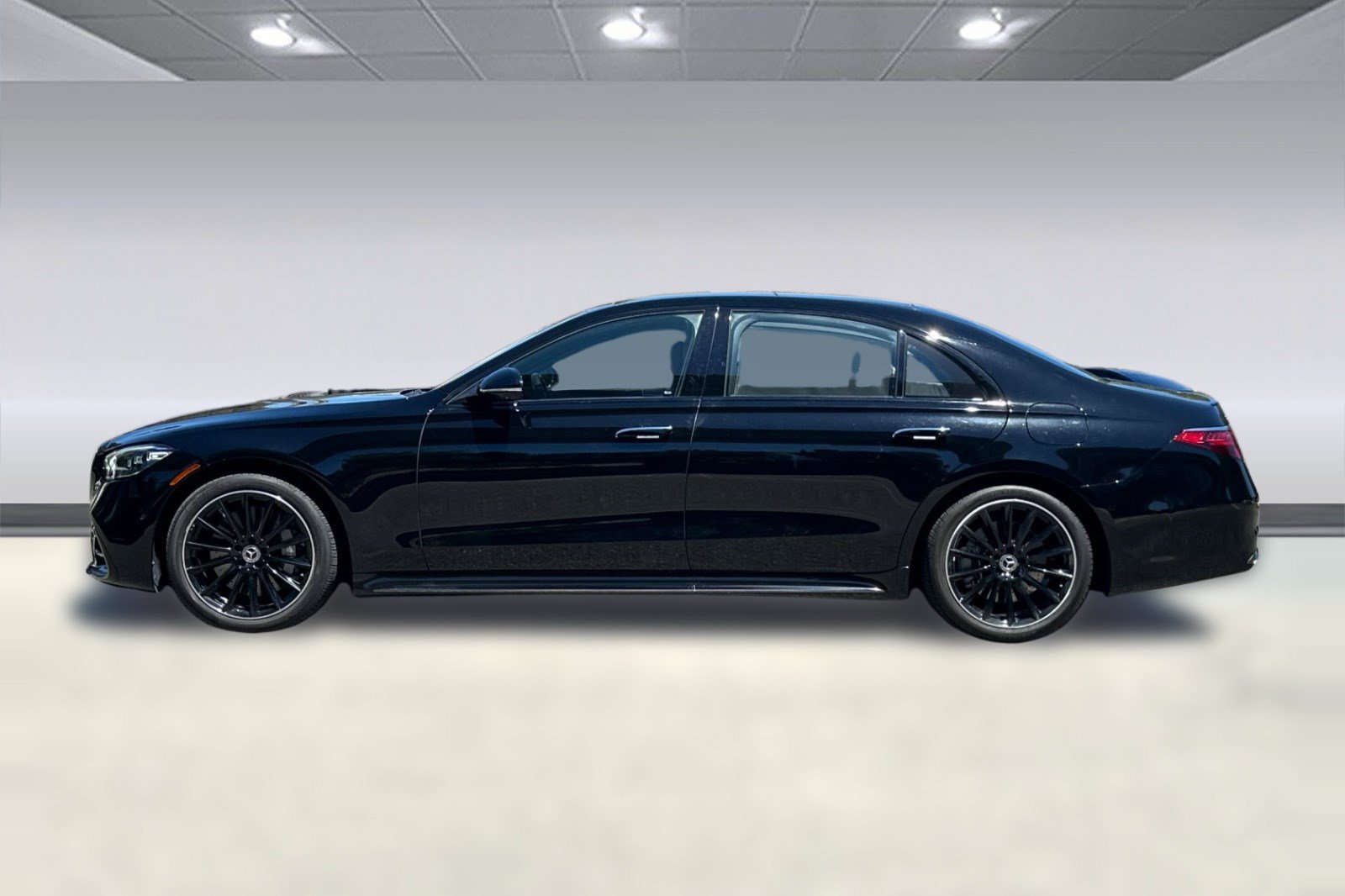 Certified 2023 Mercedes-Benz S 580e 4MATIC Sedan image 2