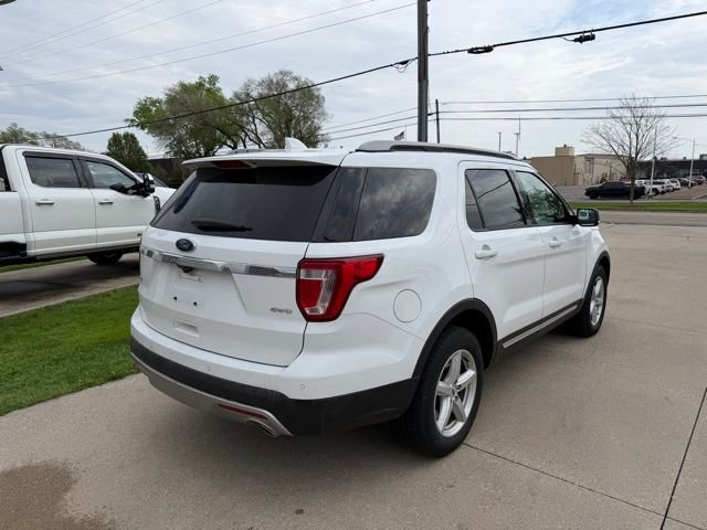 Used 2017 Ford Explorer XLT w/ Equipment Group 201A AWD/4WD image 6