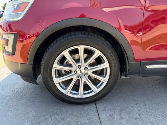 Used 2017 Ford Explorer Limited FWD image 4
