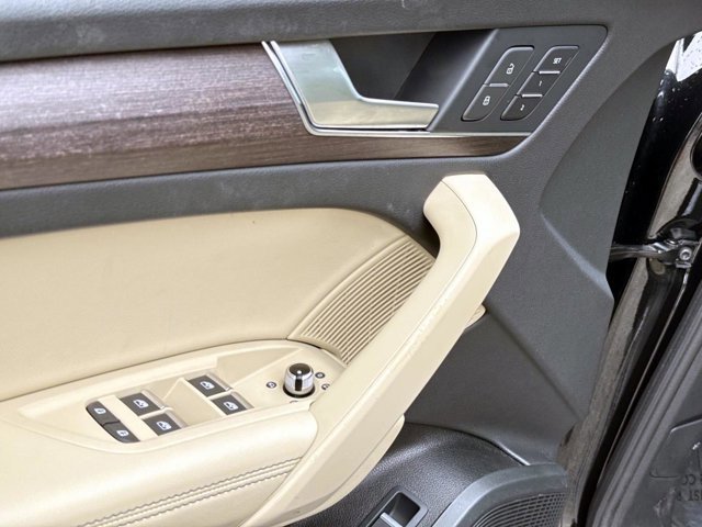Used 2021 Audi Q5 Premium Plus w/ Premium Plus Package image 19
