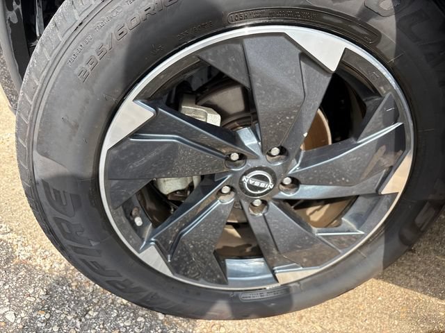 Used 2024 Nissan Rogue SV AWD/4WD image 5