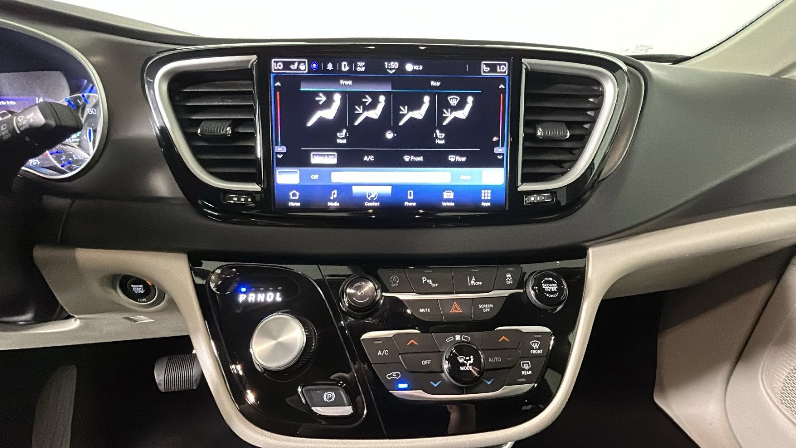 Used 2024 Chrysler Pacifica Touring-L FWD image 26