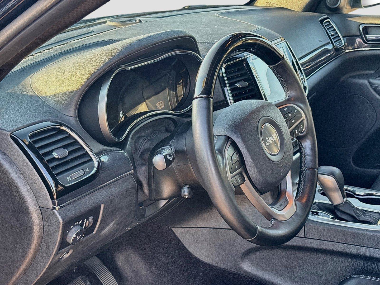 Used 2019 Jeep Grand Cherokee Overland AWD/4WD image 25