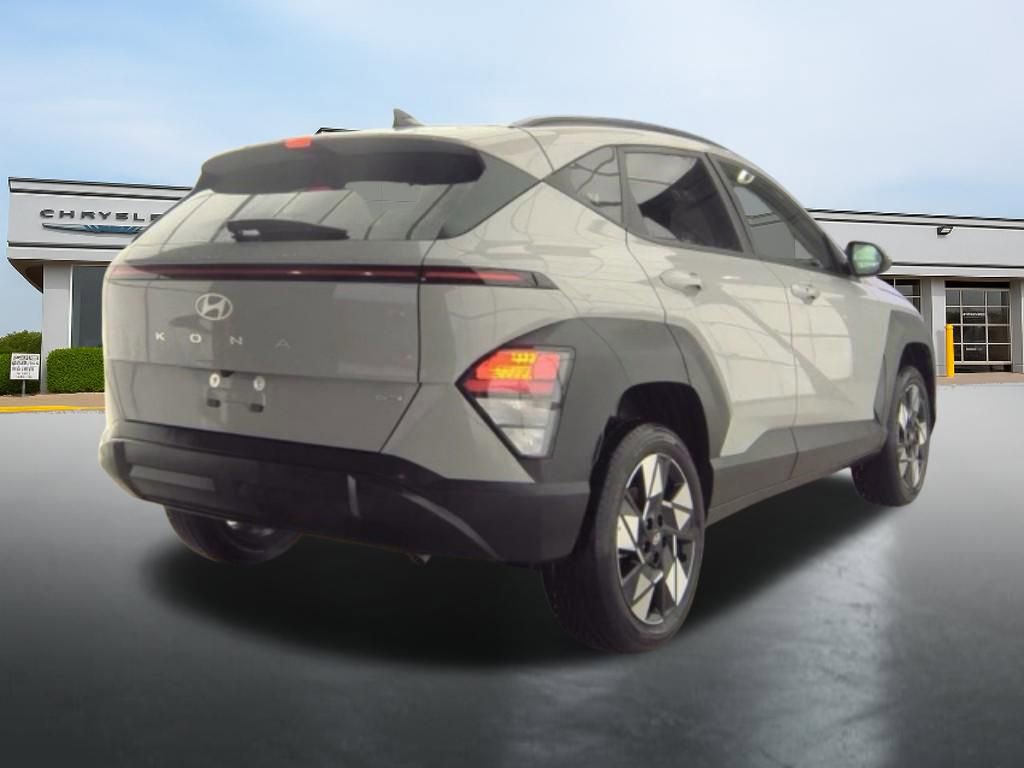 Used 2025 Hyundai Kona SEL image 4