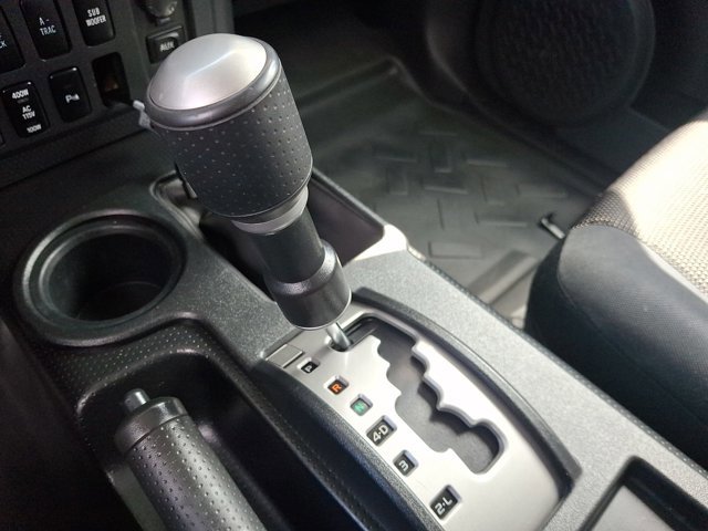 Used 2010 Toyota FJ Cruiser 4WD image 13