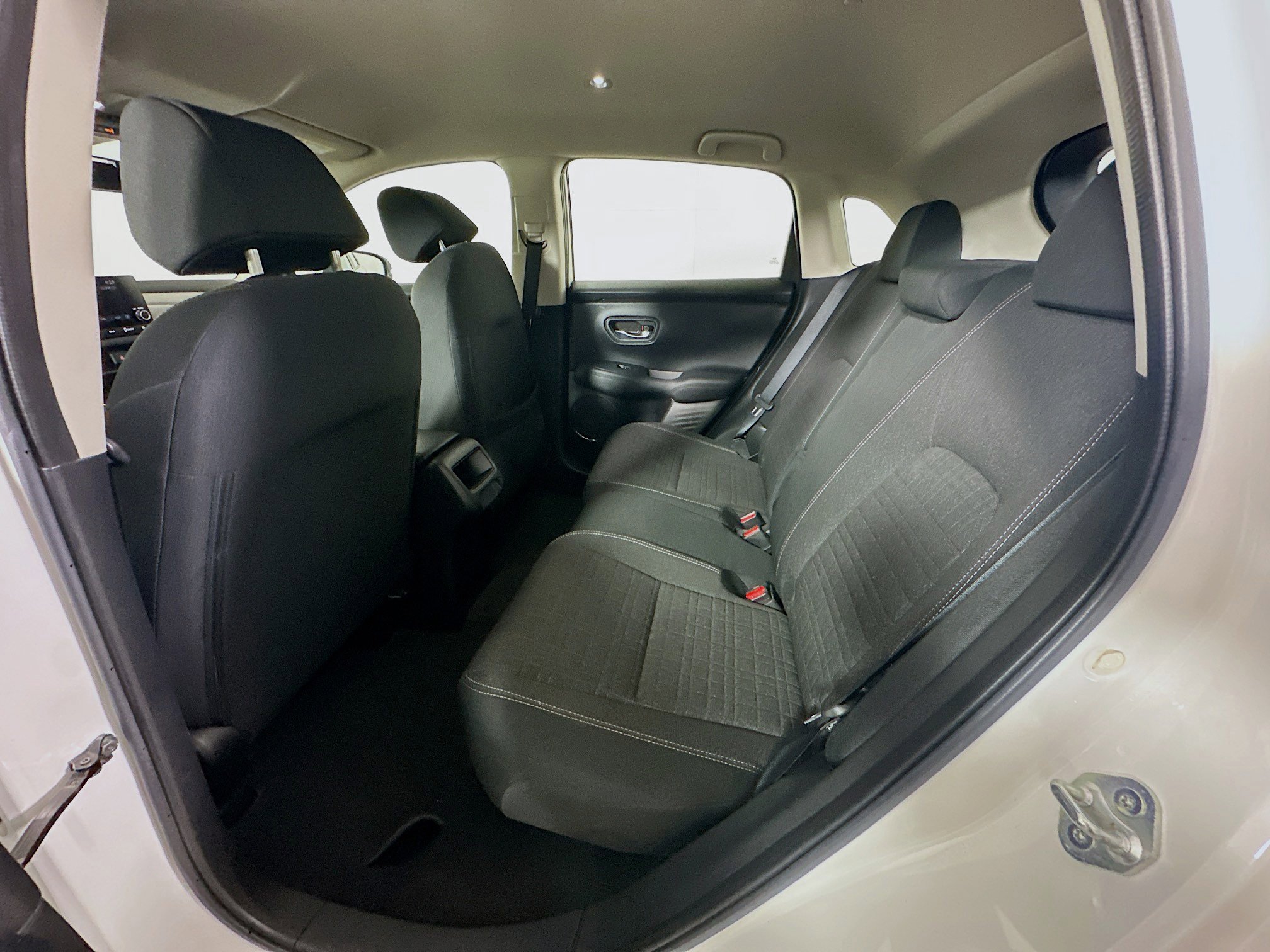 Used 2023 Honda HR-V LX image 25